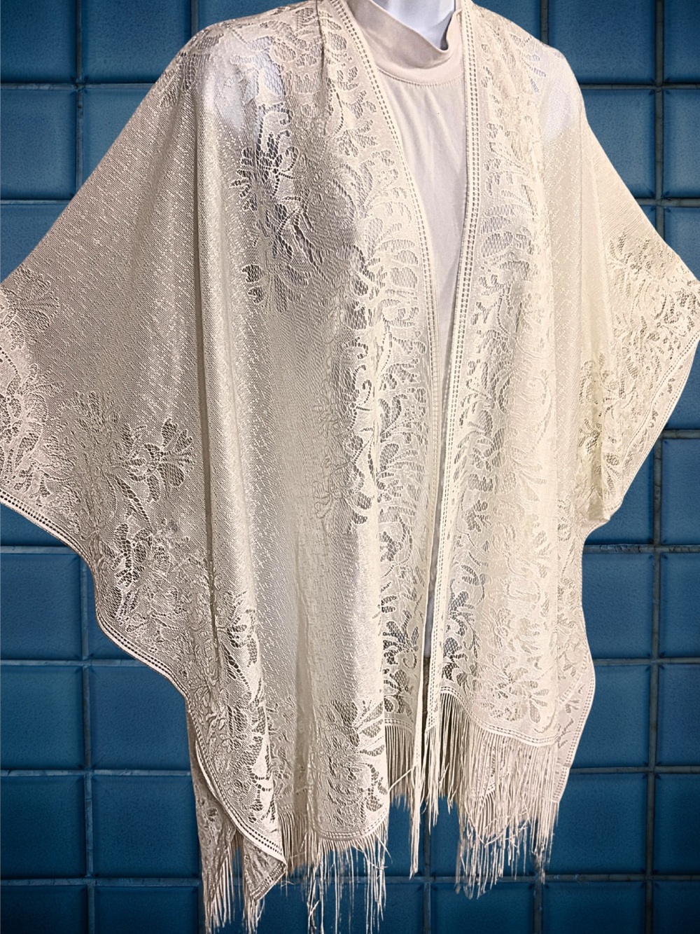 KIMONO CARDIGAN White Lace Fringe Hem Boho Fairy Whimsygoth Open Front Coverup